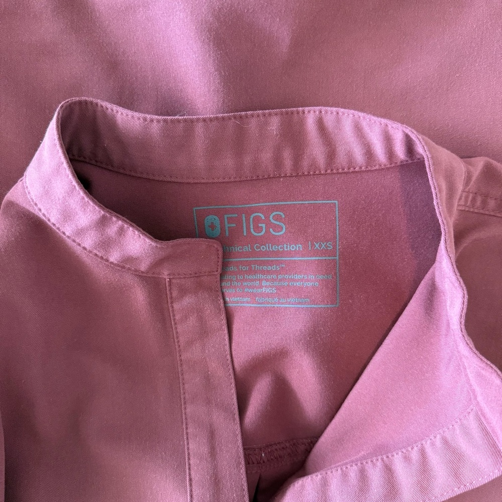 FIGS DARK CHERRY RAFAELA SCRUB TOP - Picture 3 of 3